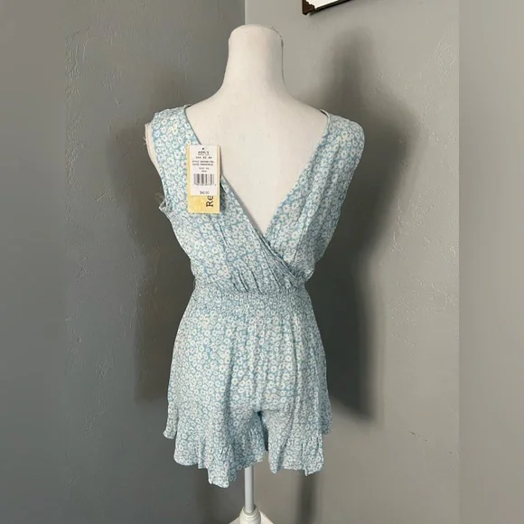 Juniors' Rewind Front Wrap Romper size XS - Picture 4 of 10